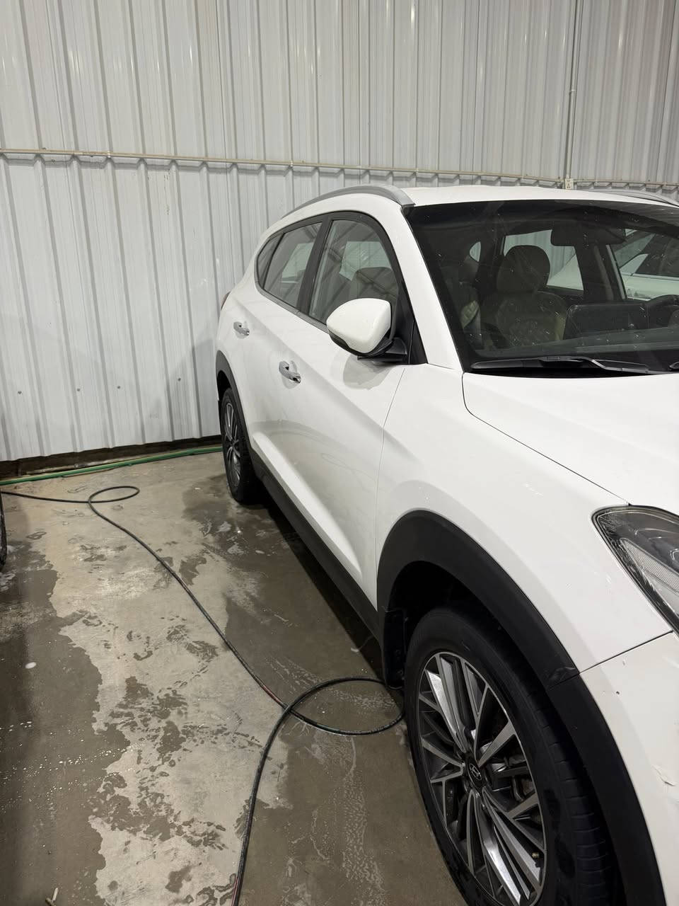 توكسان 2020 خليجي كوري
بك لايت لد 
كشن كهرباء 
شاشه ايباد كبيره 
شاحن وايرلس 
كروس سرعه 
3 مود قياده 
حساسات 
كاميرا 
دبل لد امامي 
سايد بريك بالرجل 
كشنات جلد  
السعر 185 وبيها مجال 
السياره كفالة عدا الجامغ الامامي مبدل اصلي 
مكانها بالنجف 
للاستفسار ***********
