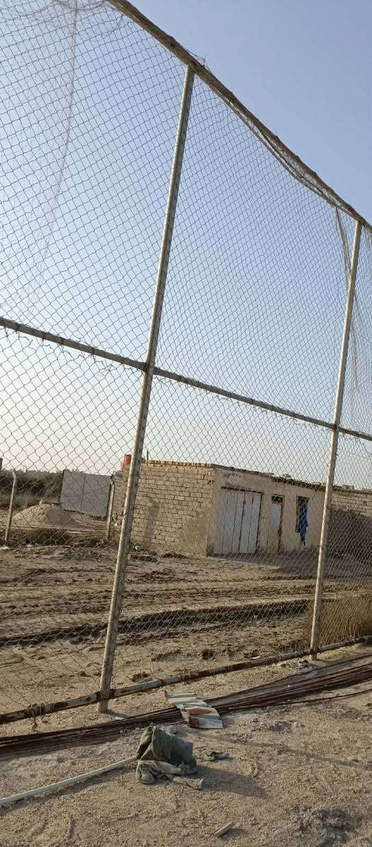 سلام عليكم..
سكلات للبيع ...
BRSللبيع الارتفاع مترين ونصف والطول 20متر 
بوري حديد مغلون الارتفاع 5متر 

للاستفسار ***********
