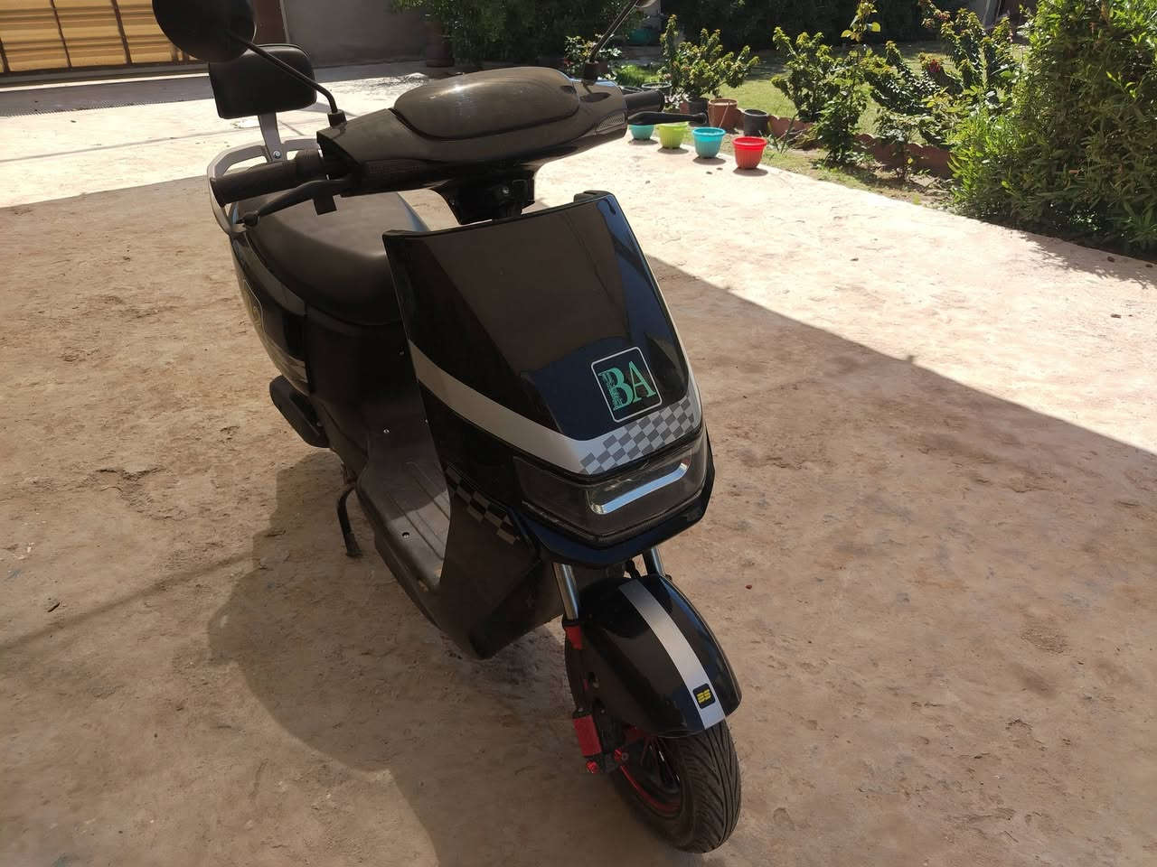 من رخصه المدير عندي دراجه جديده كلش ماشيه الف كيلو صارله ٣ أشعر عندي استخدام قليل سعرها ٧٥٠ الف بيها مجال بسيط العنوان بغداد تاجيات لاستفسار اتصل على الرقم ***********
