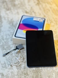 ايباد 10 • استخدام قليل • ملحقات اصلية