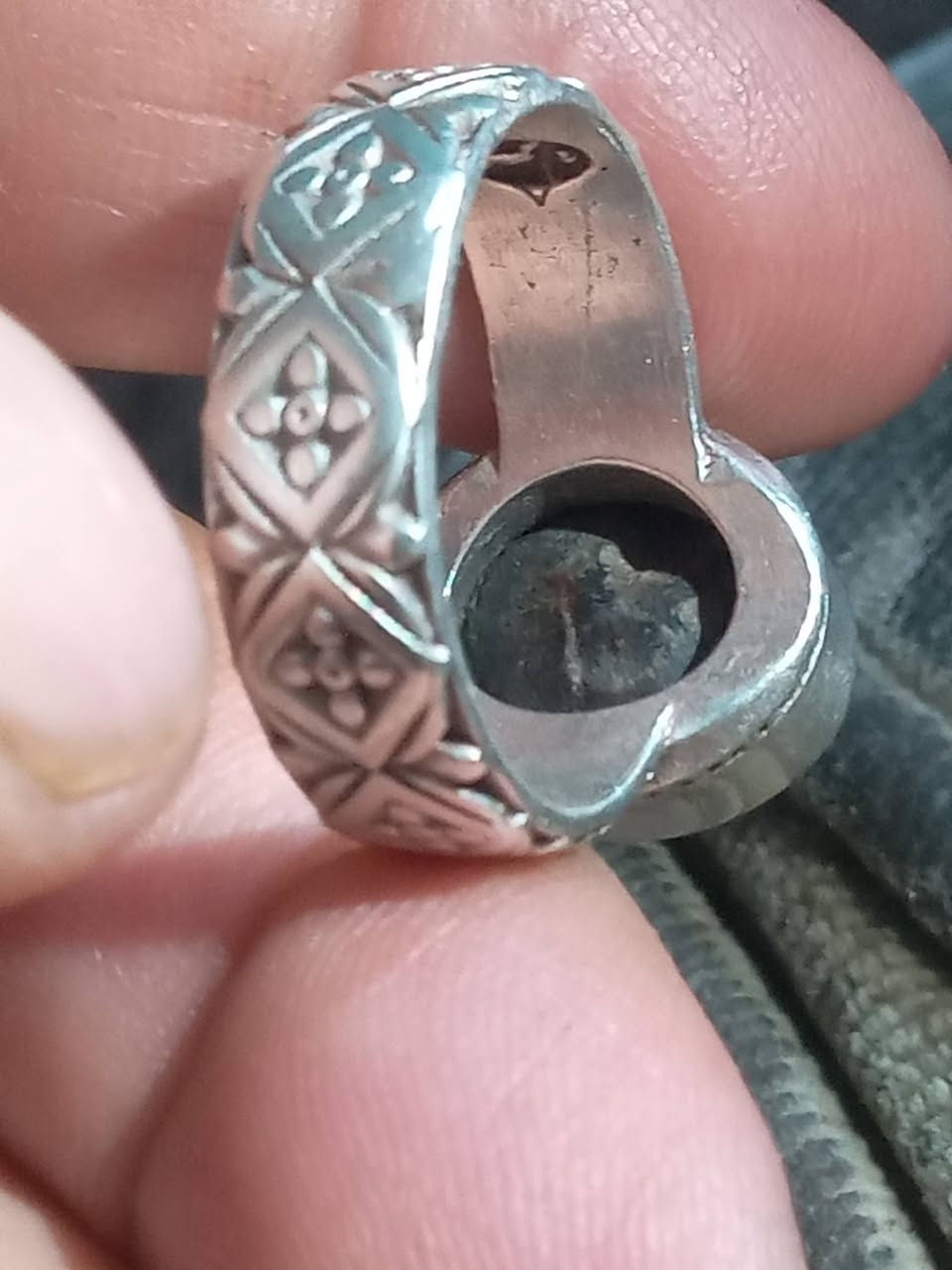 نيشابوري قديم صياغه يدوية ثقيله السعر  ٤٥الف مكاني بغداد البياع توصيل موجود


**إذا كنت صاحب هذا الإعلان وتريد حذفه لأي سبب، رجاءا أرسل رسالة إلى الدعم الفني**