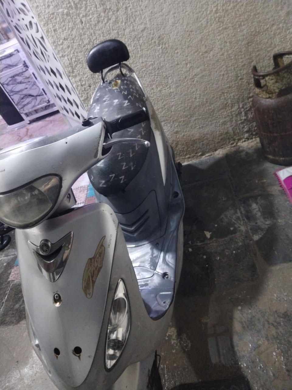 قيم السعر وانه ارد عليك للا قبل راعيه بسعرك

مو تكسر سعره دراجه نضيفه وحلوه مابيه شي

نكره سلف

*********** سماوه تقاطع جربوعيه الأولى

ملاحضه مفتوحه بس ناعمه
