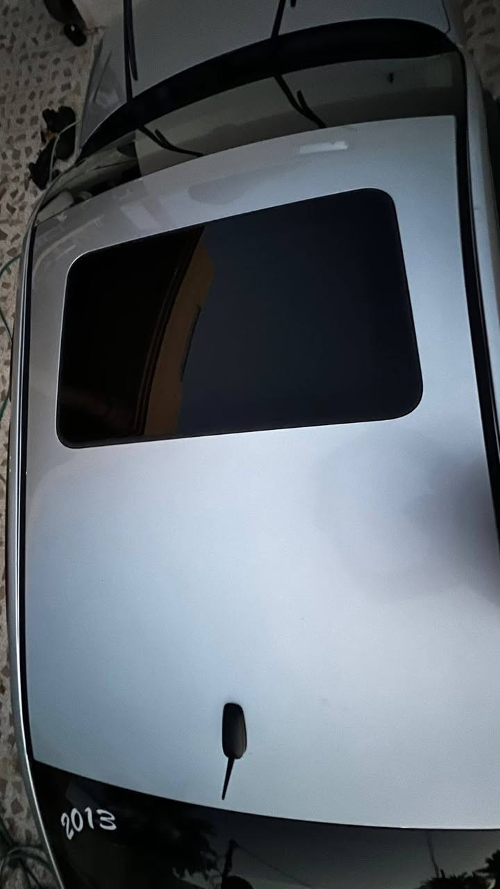 السلام عليكم ٢٠١٣ السيارة جديدة حادثها جامرلوغ خلفي باقي الصبغ اثر شخوط السيارة LT2 فول خير من الله... ***********
