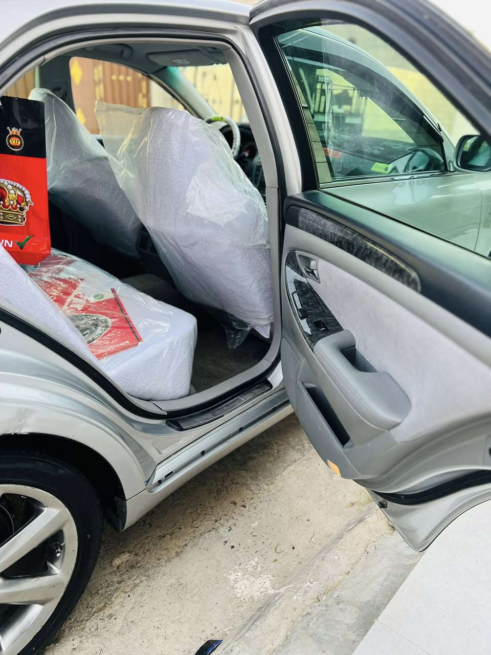 شاهینە براوە براوە ئەونەی ساخی جوانە
سەرەتا بەناوی خوایگەورە  شاهینە براوە ٢٠٠٥ بی دەحمو لیدراو ١٨٢ بی دوکەل کەڤەرو شانسی بەشەرت کامل سپۆرت کراوە 
مواسەفات٣دوگمەی پەردە لایت ناوچە کویر شاشەو کامیرا پینج بەسمە ئاوینە شەفت کوشن کارەبا هەموو گیانی جایزە ٢٥٠ مەسرەفی نیە تایەوویلی دینگەی سفری لەسەرە رۆنی گیرو مەکینەی گۆراوە مشتەریت تیلکە ***********جوابی کۆمینت نادەمەوە
