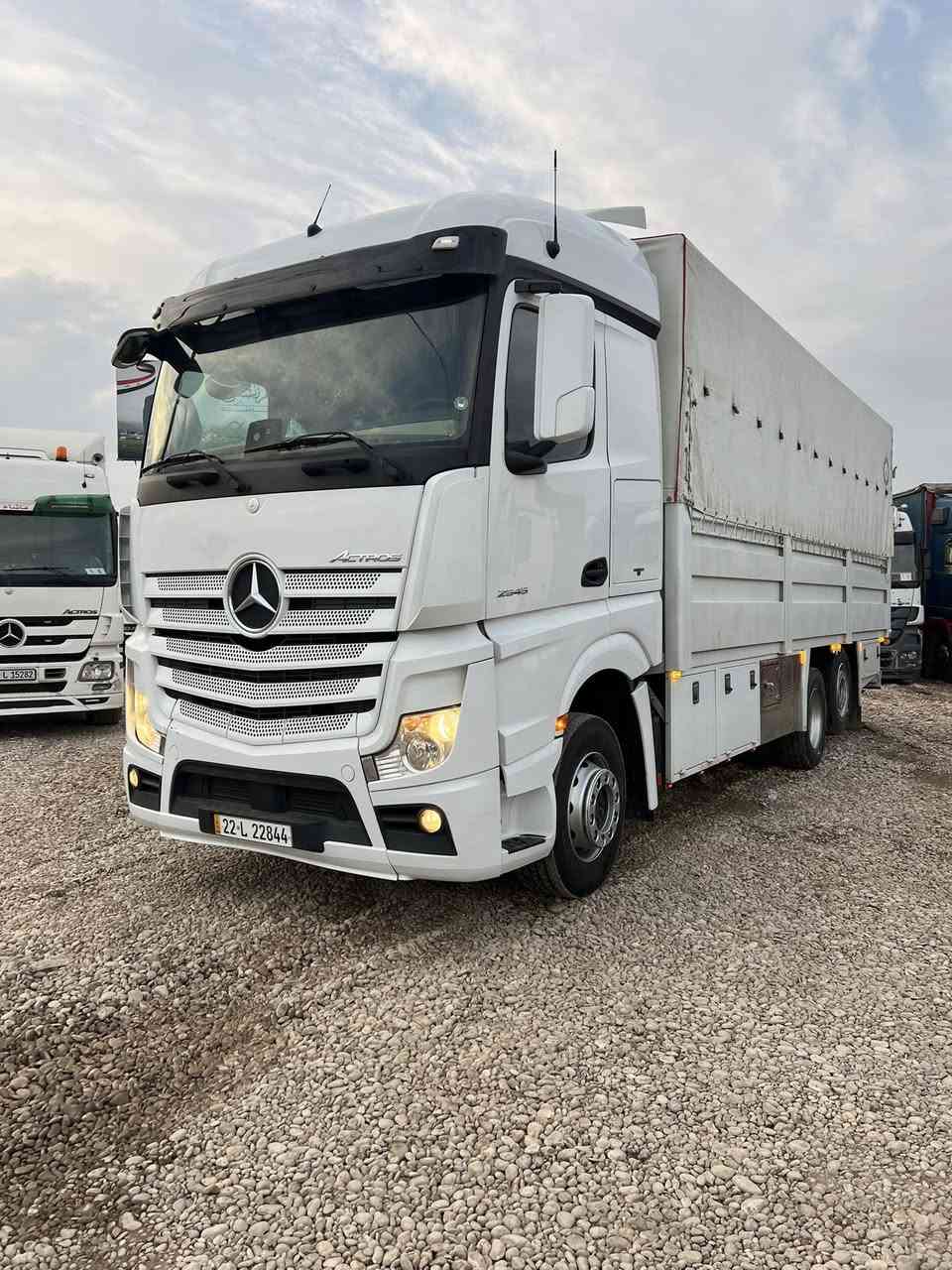 السلام وعليكم اقرأ تفاصيل واتصل 🔥✅
اكتروس وحش ميكا موديل 2017 حجم 25.45 
فول مواصفات كاميرا وحساس ريتايدر 5 طقات 
ثلاجه تبريد دبل مناميه طخم تايه رقم وسنويه جديده 
‏بودي فصال جديد السيارة ما شاء الله جديدة 
￼رقم الهاتف قحطان معرض *********** كورك
*********** اسيا معرض ابو قحطان واولاده العنوان موصل برطله سهل نينوى 🔥✅✈️￼
