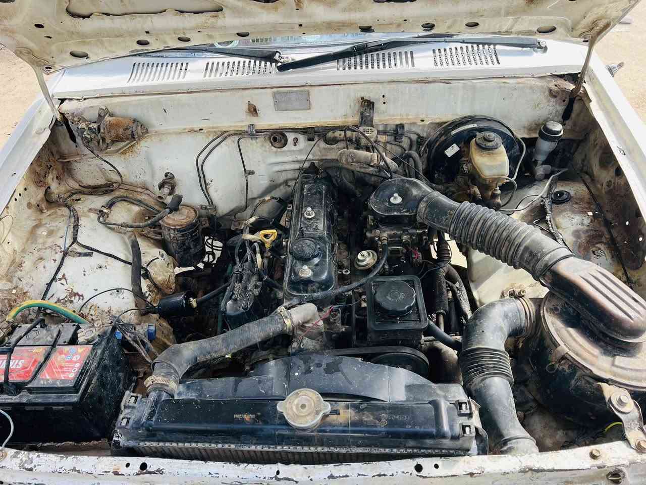 توێتا مۆدێل ١٩٩١رەقەم جونوبە سەنەوی جنوبی لەگەلایە مەکینە سێ وای ٦گێڕە تاقم تایەی تازە گێڕی مەکینەی اکسل هەمووی بەشەرت عام بۆیاخە بۆجوانی سیعری ٢٨گەلاو مەجالێکی کەم .***********یان *********** ادمین❤️
