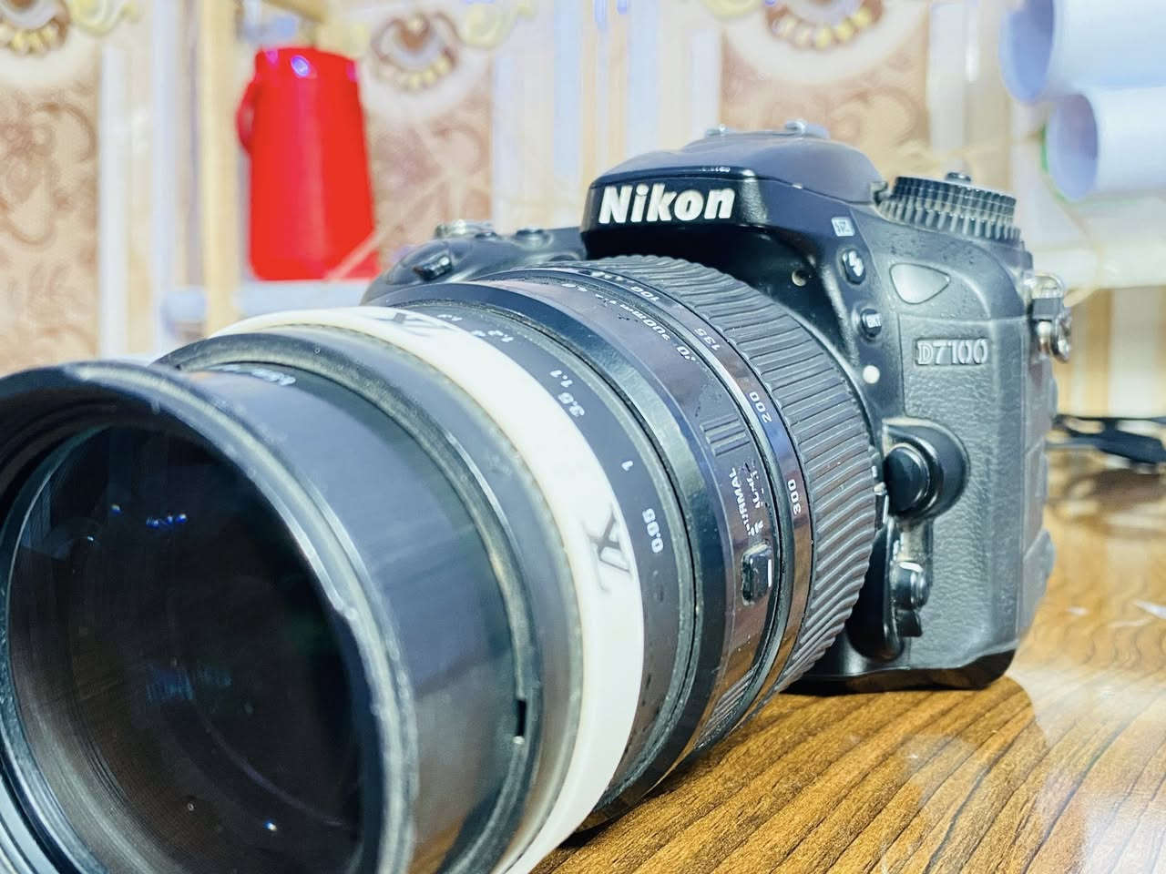 كاميرا نيكون 7100 مع عدسة 70-300 رياضي وجميع الملحقات بطارية ورام وشاحنة للاستفسار واتساب *********** غير متواجد ماسنجر
