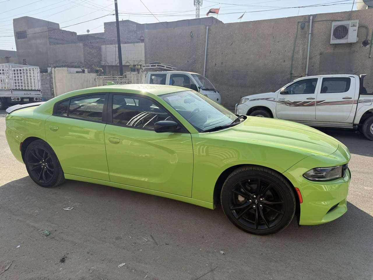 السلام عليكم من رخصت الادمن جارجر 23 داخله كلين بيه شبر صبغ بجاملغ الخلفي بتحمل فقط الباقي مكفول كله جديد السياره اربيل بسمي تحويل بشرط ماشيه 23 مكفوله من كلشي شخط ما بيها مكاني بغداد السياره نص فول سعره 285 وبيها مجال ***********
