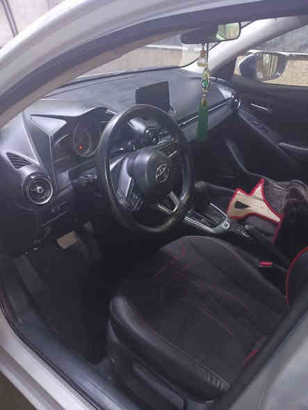 السلام عليكم تويوتا يارس موديل 2019 فول السياره نظافه ميه بالميه بدون صبغ وبدون تبديل وبدون ايرباك باسمي تحويل ثاني يوم الاتصال *********** مكان السياره بغداد
