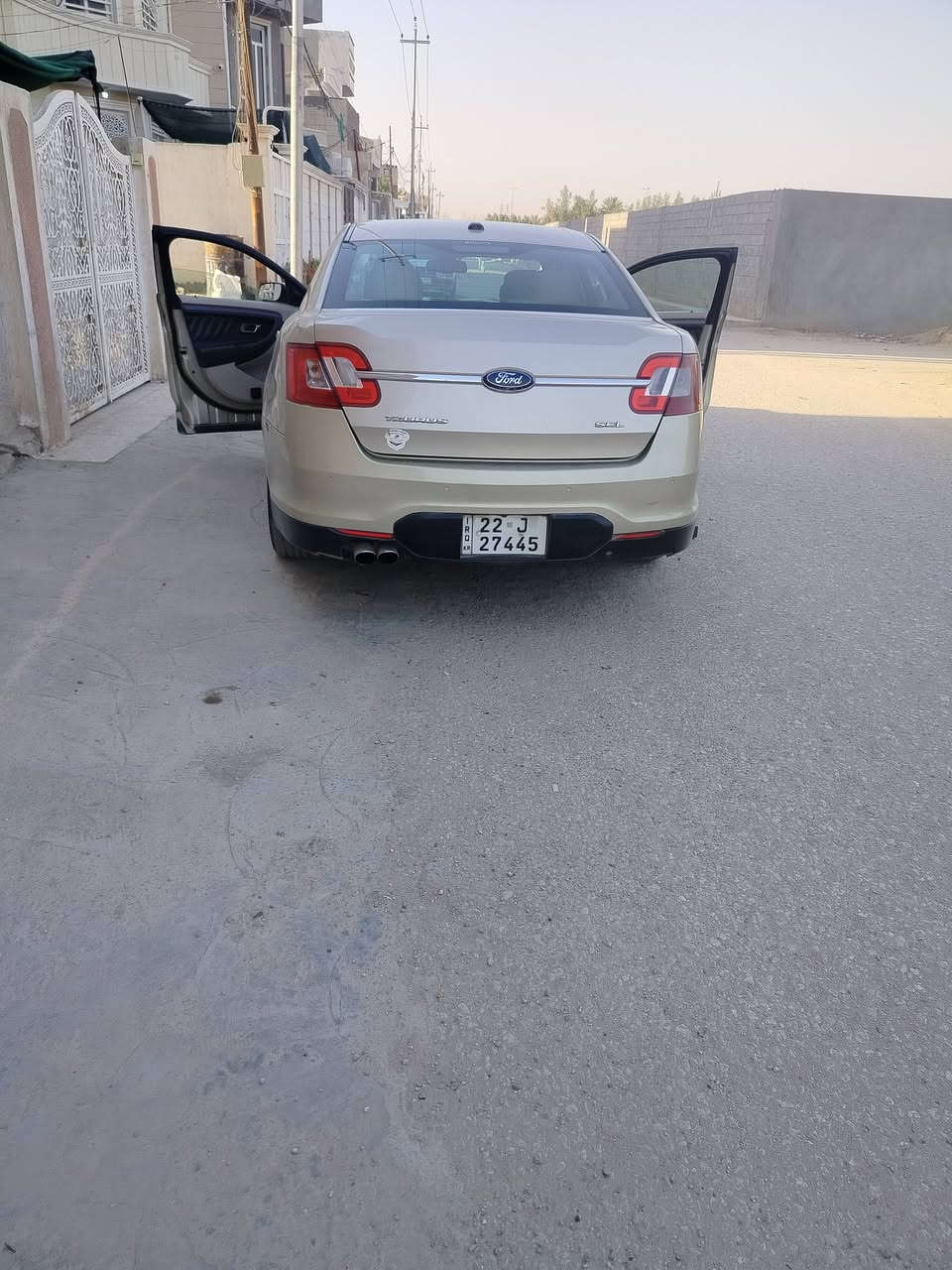 السلام عليكم تورس 2010 امريكي رقم اربيل باسمي بيه اربع قطع صدر خلفي وامامي ومشط وبور جديد قبل شهر بدلتهن تبريد شغال مكان السياره حله *********** للبيع السعر 88 ورقه قابل للتفاوض .
