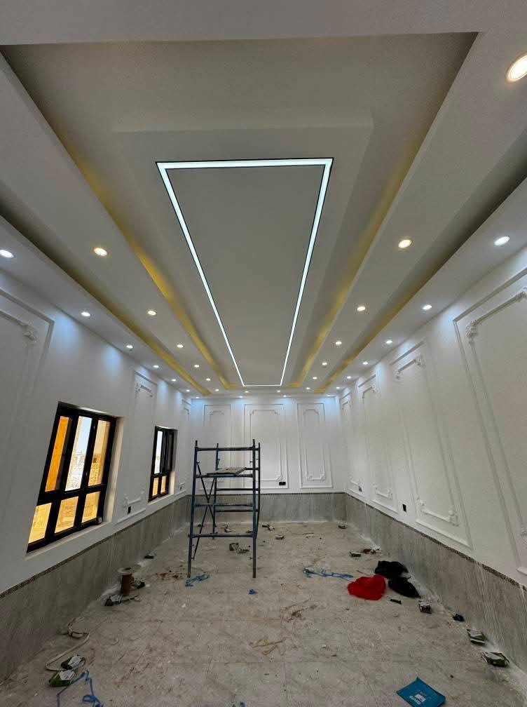 السلام عليكم
علي الصباغ كادر مستعد لعمل كافة الصباغ الداخلية والخارجية والابواب والشبابيك بعمل متقن ومميز والحفاظ على نضافة البيت وتنظيف البيت بعد اكمال العمل 
للتواصل الاتصال *********** يوجد واتساب
