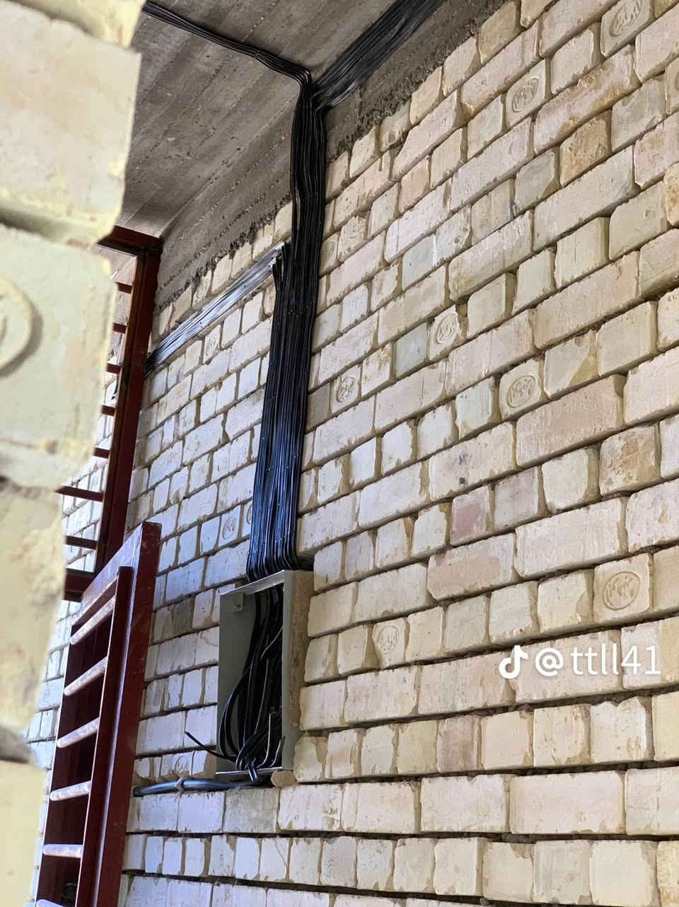 خلفه تسيس مجاري وكهرباء  وشد وجام شبابيك  خبره فل عمل درجه اوله المكان الناصريه المركز للستفسار *********** وتساب او رسلونه على الصفحه
