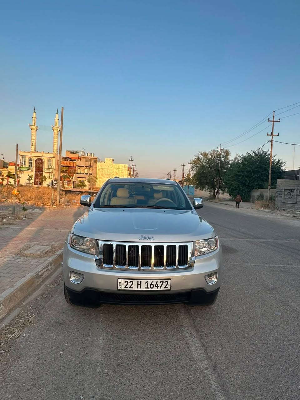 Jeep Laredo 
2012 
بيه قطعه صبخ وسياره فول وحلوه 
نظيفه مال بيت 
شاشه تيسلا +شاشه خلفيه
بصمه (دخول بصمه )
كامره خلفيه 
لون سلفر 
كشنات جلد (5)  مقاعد كهربائي
حساس خلفي 
 بجم كامل زينونن عدسات ب 4 ورقه 
6 سلندر كير محرك بشرط 

رقم وسنويه جديده كامل بسمي رقم اربيل 

*********** رقم صاحب سياره استفسار خابر رقم 
ماموجود ب نيت  
سعر (168 )وبيه مجال بسيط كركوك, العراق
