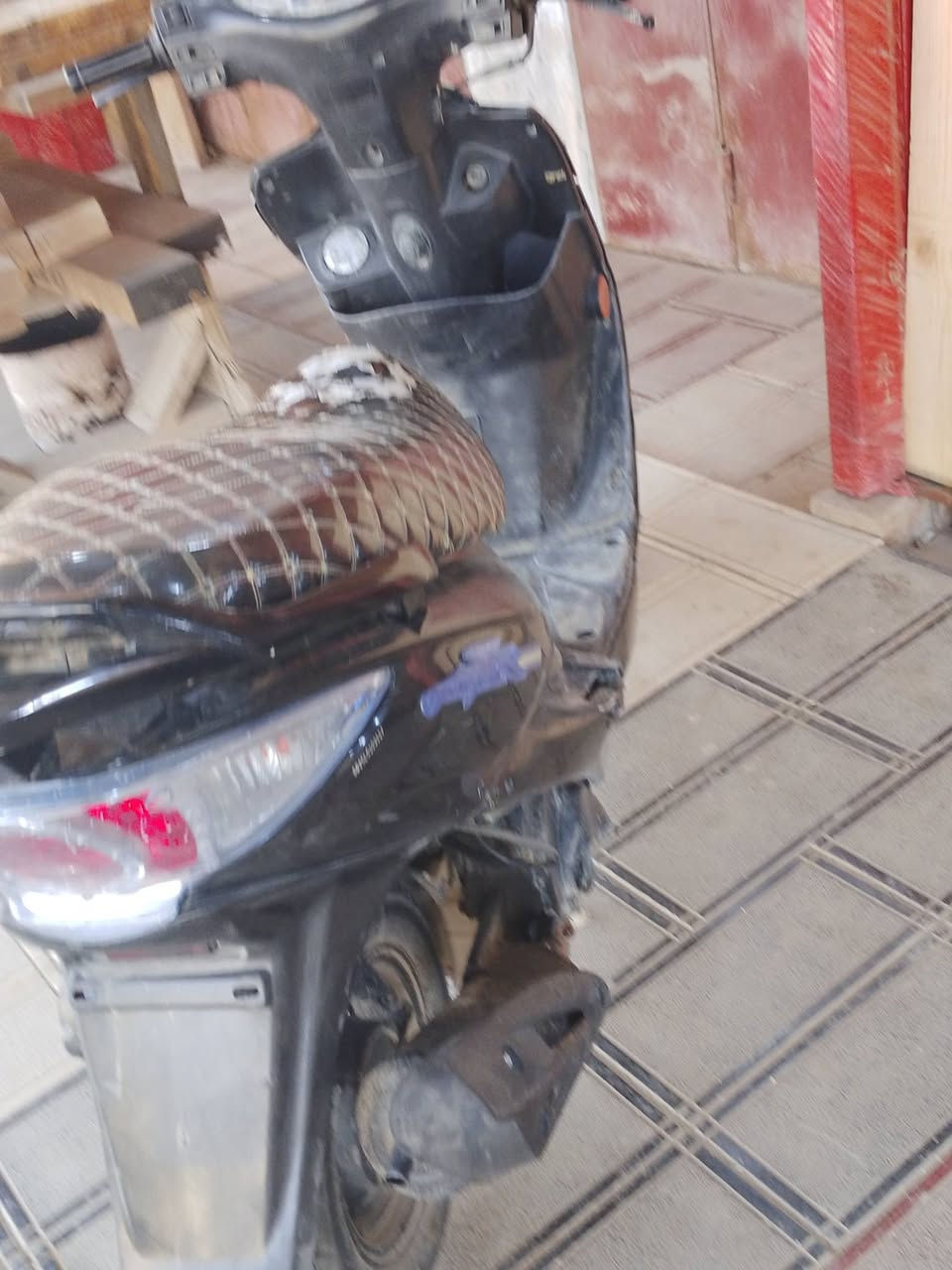 سلام عليكم دراجه البيع كامكو دراجه خير من الله كلشي شغال بيها مفتوحه مره وحدا تجي أو تفحص سعر 350او بيها مجال ***********
