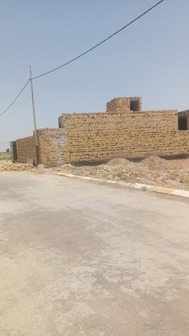 السلام عليكم. قطع سكنيه زراعي سند 25.مجمع الزهراء السكني.خلف مستوصف شارع 30.نهايه شارع 30.  يتوفر داخل المجمع انارة ليليه .تبليط .ارصفه. مولده . كهرباء.نت . ماء.قريب من المجمع مدارس .مركز صحي . موجود قطع بمساحات مختلفه .مساحة 100 متر. 4 ملايين ونص  .رقم الهاتف. ***********
