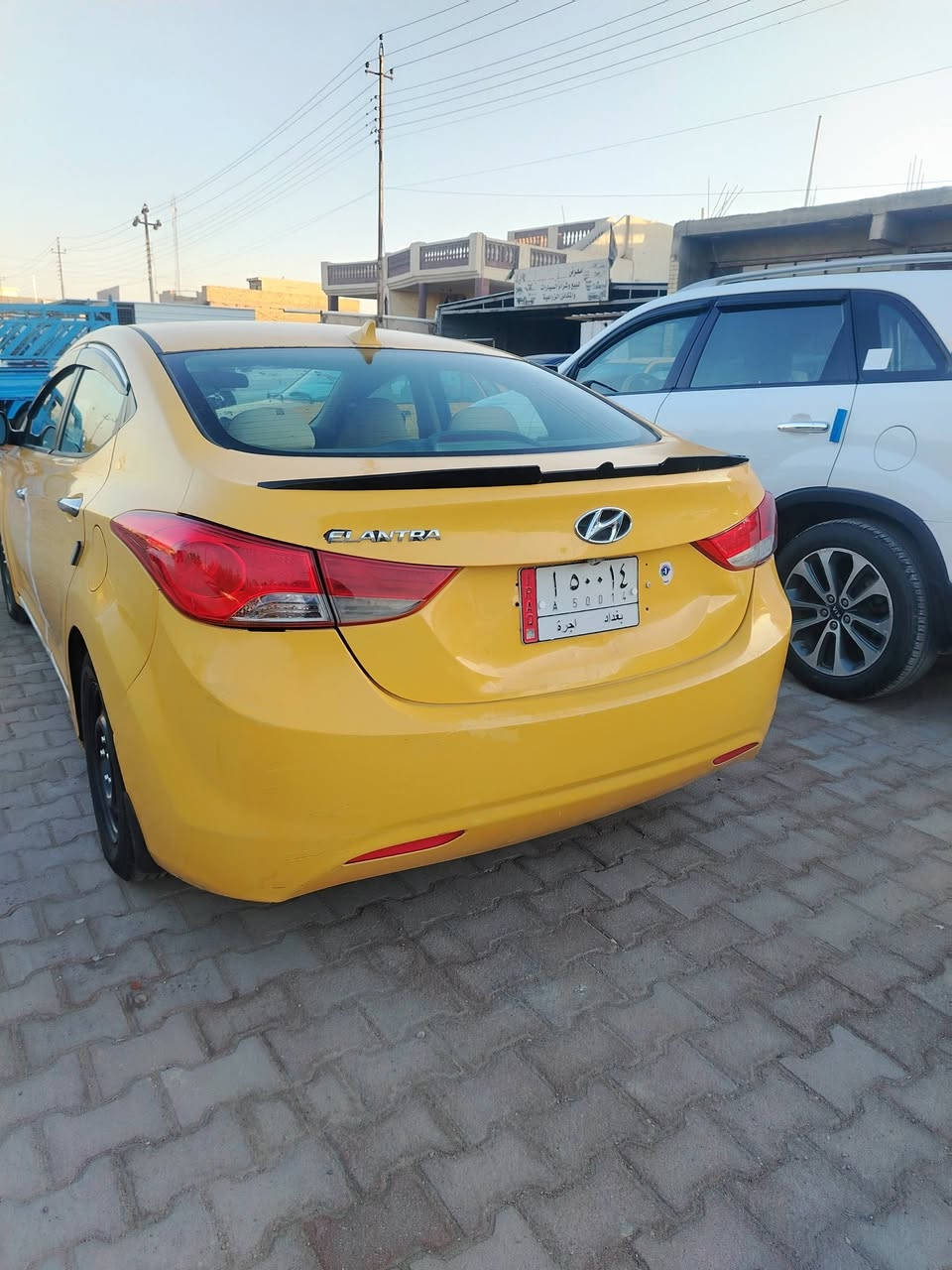 سلام عليكم الانترا للبيع موديل 13 مكينه 1800 سياره وارد أمريكي جاملق وبنيد بدون داخل مكاني بغداد المدائن السعر 98 وبيه مجال الشراي يتصل على الرقم ***********
