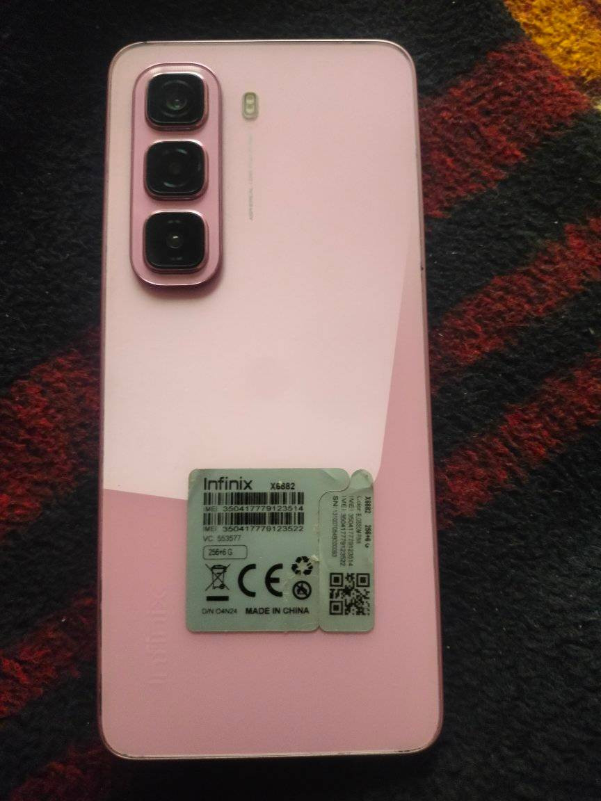 ايفون اكس عادي 
ذاكره 64 
بطاريه 100 
فول 

انفنكس هوت 50 
ذاكره 256
رام 6+4
تفاصيل خاص


**إذا كنت صاحب هذا الإعلان وتريد حذفه لأي سبب، رجاءا أرسل رسالة إلى الدعم الفني**