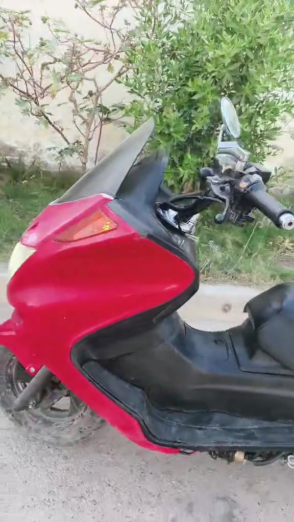 سلام عليكم شباب دراجه ماجسته. دراجه. بلديه حلوه مرتبه شلعه معدلل كامله خير من الله.  تخبل نصبه لونه بلادي تخبل للبيع السعر 700 وبيه مجال تخبل دراجه حلوه. ولشراي. يدخل خاص  ولدلل


**إذا كنت صاحب هذا الإعلان وتريد حذفه لأي سبب، رجاءا أرسل رسالة إلى الدعم الفني**
