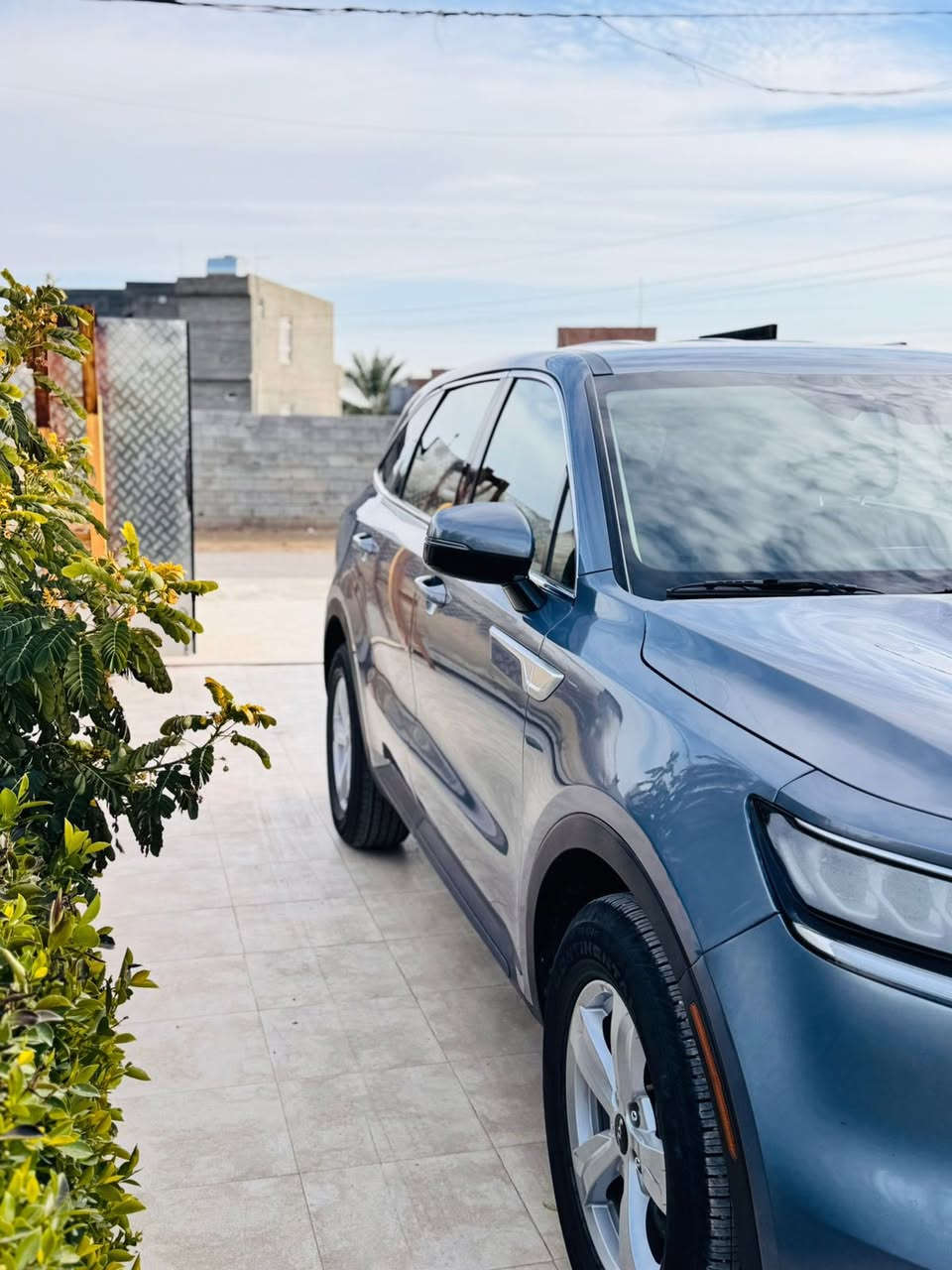 كيا سورنتو موديل 23 رقم ديالى انكليزي سياره جديده  بيها صبغ بدون دواخل اثر شخوط جاملغ يمنى وباب والجاملغ الخلفي نص صبغ  ماشيه 70  السعر المطلوب 230 وبيها مجال مكاني ديالى الخالص الدوجمه 
***********
***********
