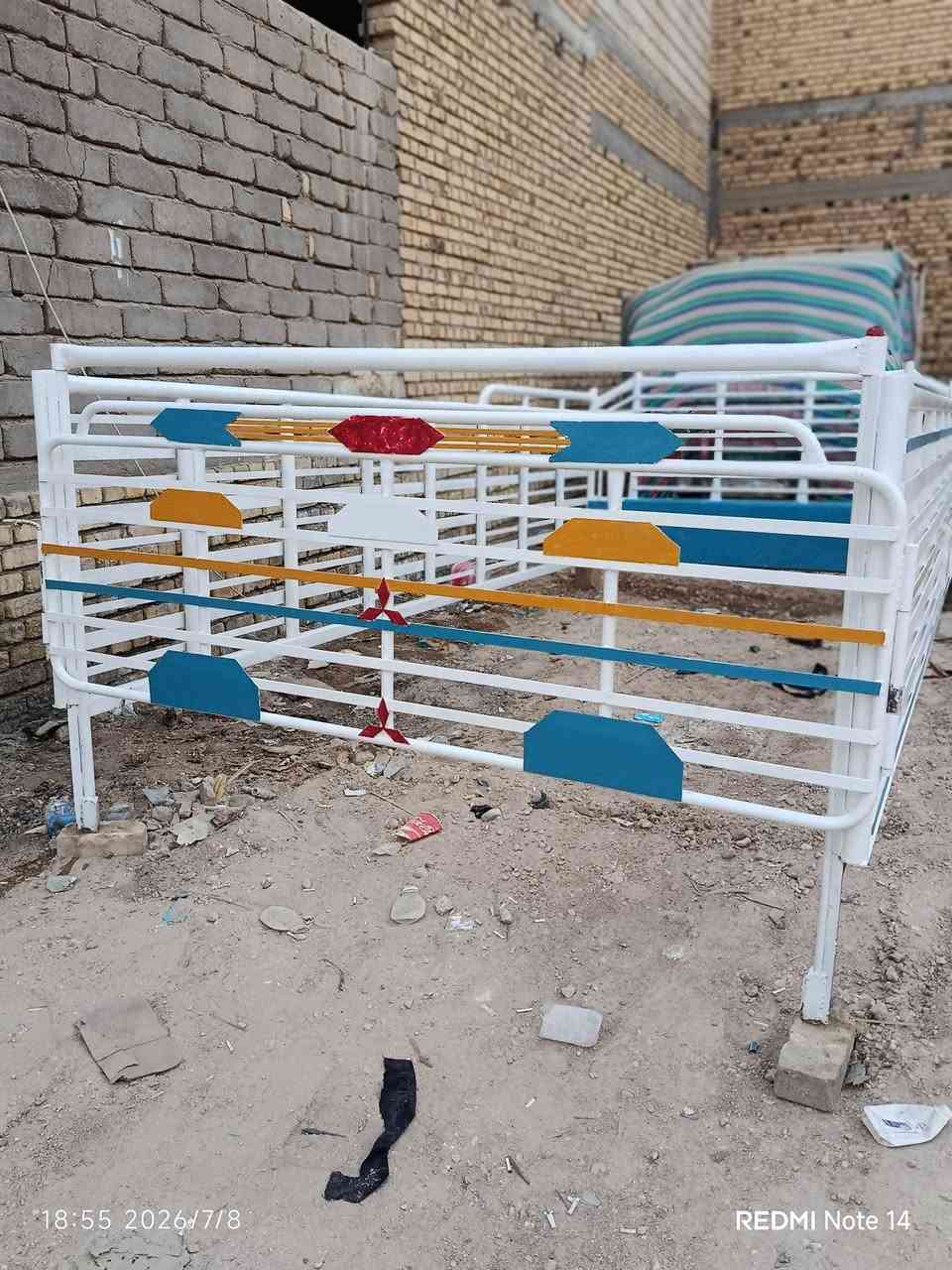 سلام عليكم للبيع محجر كنتر شغل جلال الحداد جديد طول اربعه ونص 

***********
