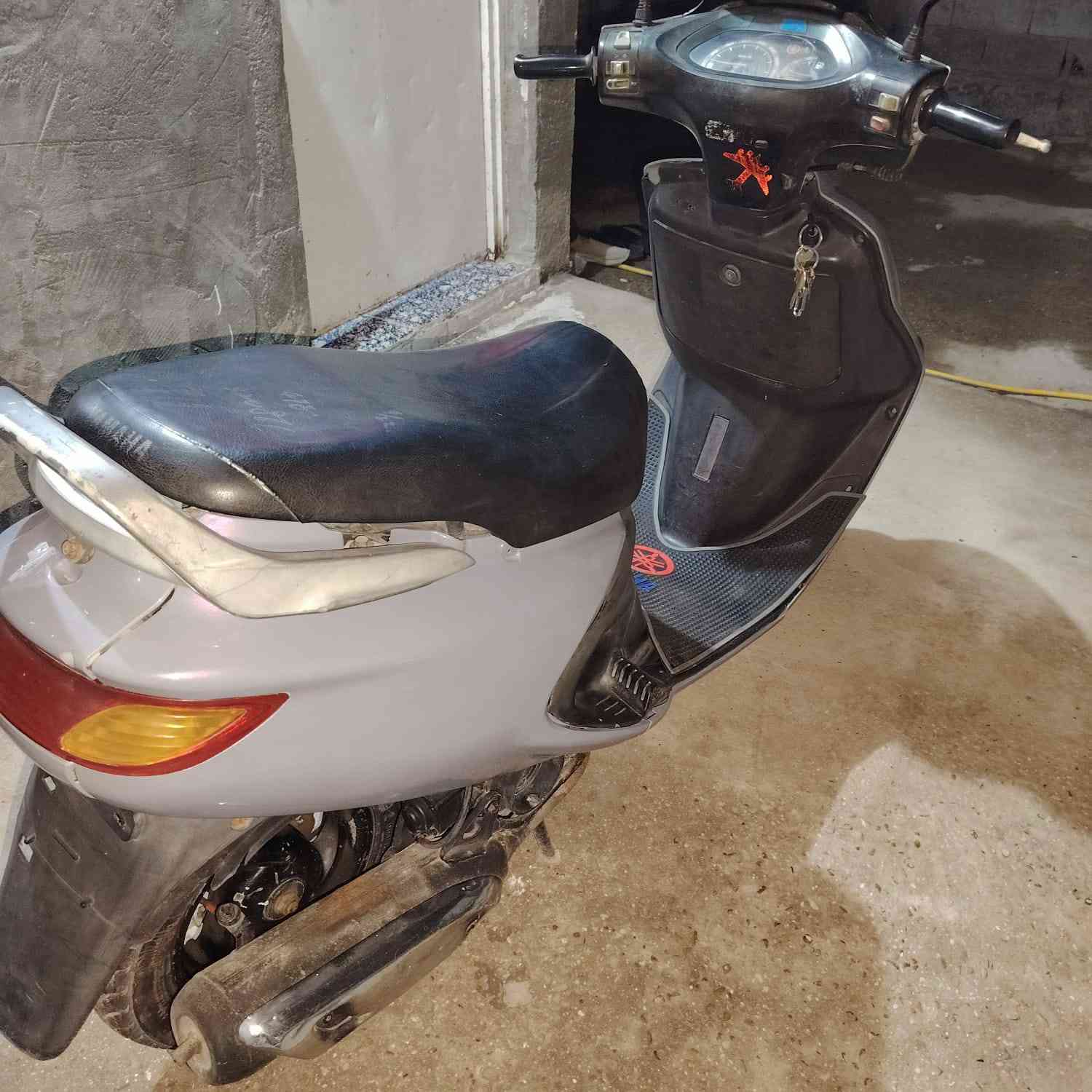 دراجه فراشه فحل ما بيه اي نقوصات شغاله سلف وهندر نكره سعره 350 وبيه مجال ***********
