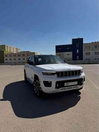 جيب  2024 اوفر لاند ضمان شركة هارلم خليجي ماشيه  4  الف كيلو متر بعدهة...