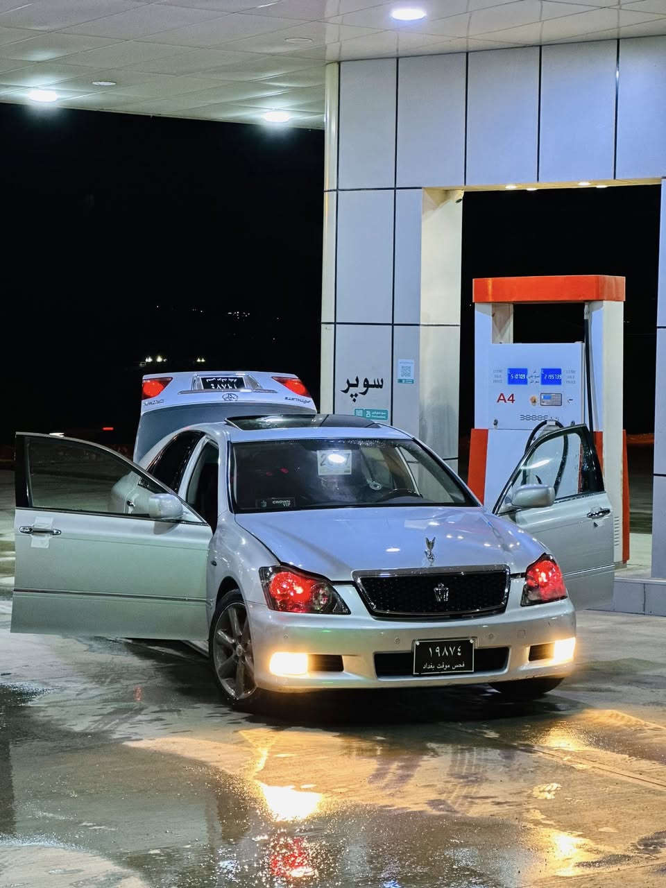 شاهینە موس موس 
گەورە بە بچوک ئاڵتونی بازاڕ بانزین هەر ناخوا
٢٠٠٧ بەسمە ڕەساسی سڵایدە شاشەو کامێرەی دواو پێشی حاسەیە 
تەبریدی سارد و گەرم بەشەرت گێڕ و مەکینەی بەشەرت 
سەیارەکە کامل جایز کراوە  برێکی بەسراوە 
بەس شوێن مەسەکانی بۆیاخە سۆنەرەکەیم داناوە 
سعری ٧٠ گەڵا و مەجالێکی برایانە
سلێمانی
0776 686 37 07
