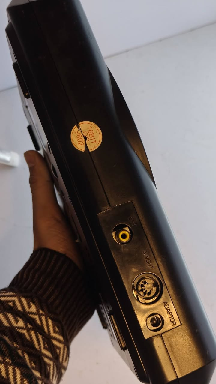 SEGA MEGA DRIVE 🖤
سيكا بورد كامل أصلية 
نضيفة معاها ثلاث جويستكات ما أصلية 
محولة وكارترج بيه 4 لعبات 
بدون فيش ثلاثية غير متوفر 
نضام البيع فحم 
سعرها 35 ألف ✨ 
متوفر توصيل كافة أنحاء العراق


**إذا كنت صاحب هذا الإعلان وتريد حذفه لأي سبب، رجاءا أرسل رسالة إلى الدعم الفني**