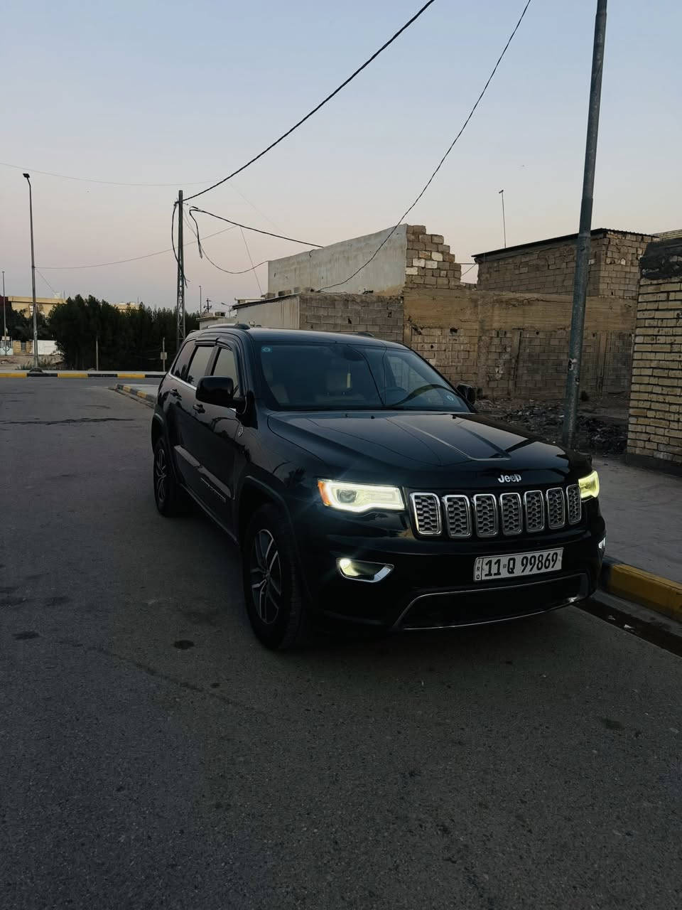 السلام عليكم جيب 2018
وارد امريكي جاملغ وبنيد بدون دواخل شرط السونار 

ماشية 60السيارة جديدة جديدة بمعنه الكلمه داخل عسلي كشنين كهرباء جلد كامره دوارة شاشة كار بلي فور ويل تشغيل عن بعد اطفاء ذاتي بعد بيها اهواي موصفات السعر 190وبيها مجال العنوان العزيزية واسط ***********بيع او مراوس حسب القناعه
