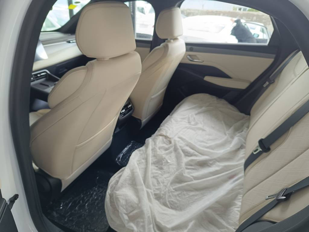 بي واي دي موديل  BYD Qin Plus 2025..هه رزانترين سعر 107$   
مواصفات.کارەبایی و بەنزین و هایبريد.
بصمة شاشةوكاميرا تانكي 65 لتري.ناوزه رد
2100 كم.دەڕوات.تحديدسورعه.لیدڤۆلیۆم.
***********واتس اب
***********
موجود في اربيل معرض چايناكارس أربيل, العراق
