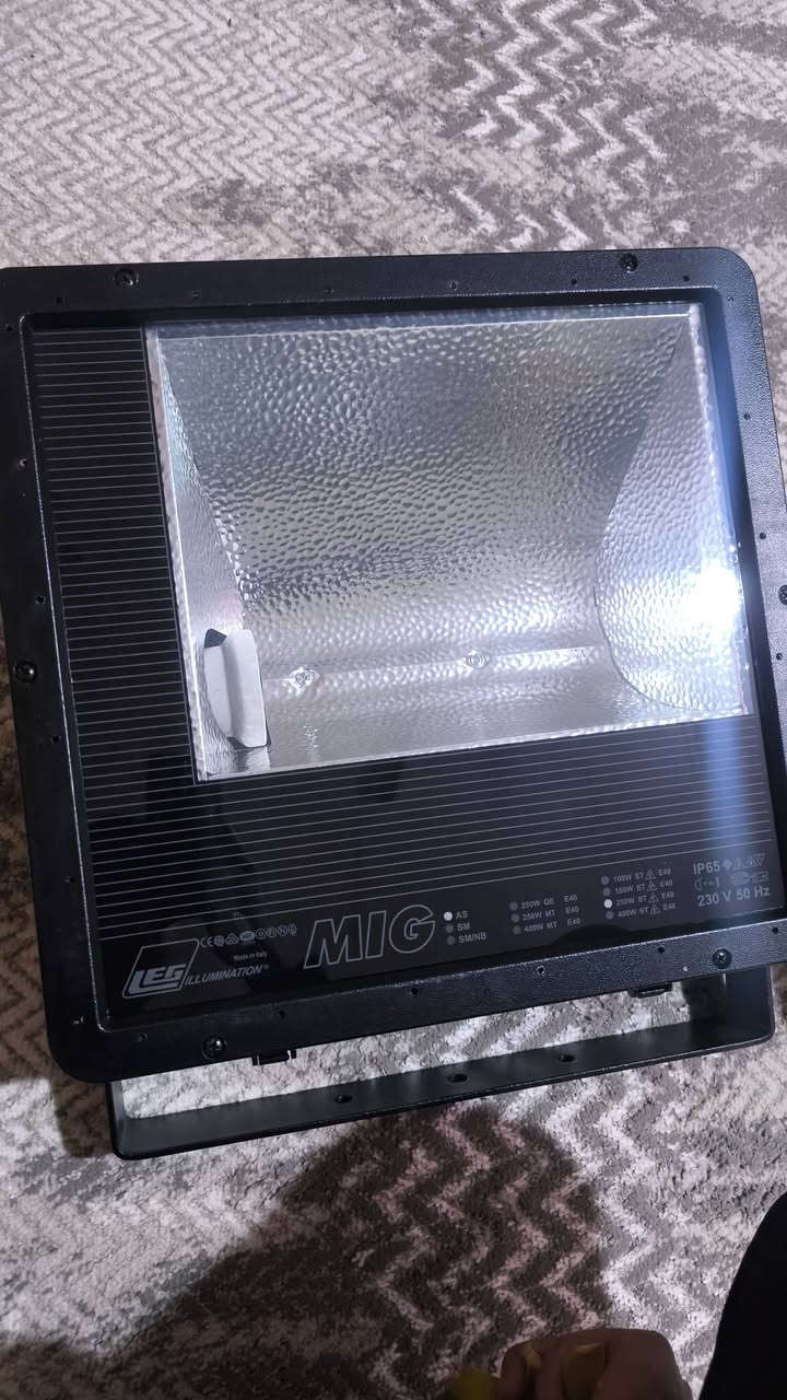 سلام عليكم متوفر ابلوجكترات ايطالي الصنع الكل جديد كارتون من 70واط الى، 250واط+مدفأه ايطاليه الصنع+ مصباح جداري صنع في فنلندا. 72 قطعه توصيل جميع المحافظات الاتصال***********
