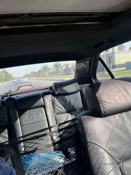 سلام عليكم حبايب 
رقم بغداد مشروع وطني نكليزي
كاسحه حجم 728 اصل سنويه وبليته
محرك 6 تك فانوس
كير / تبترونك
4 جام كهرباء
فتحه سقف شغاله بس رايدله ادامه
عربانه خلفيه جديده
حداديه امامي كله جديد شرط هستوني مسويه حتى بويشر وعنبار جديد
داخله نظيف مابي مشكله
تخم تاير ويل هامان 18 واحد بي تصليح طسه ناعمه 
شاشه وياه كار بلي مشاده
سياره نصبته حلوه وعزله يخبل
لايت داينمك يصعد وينزل
مضخم صوت خلفي
التبريد كله موجود بس الكمريسر مفصول من اخذته هيج ربط كهرباء
كشنات امامي كهرباي حتى التجاوي
مصبوغه عام 
عارضه ب64 وبيه مجال او مراوس عادي مكاني نجف ***********
