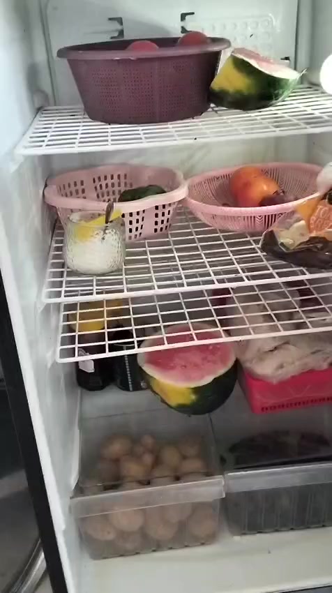 ثلاجه للبيع نضيفه 
سعر 210 وبيه مجال مكان سماوه


**إذا كنت صاحب هذا الإعلان وتريد حذفه لأي سبب، رجاءا أرسل رسالة إلى الدعم الفني**