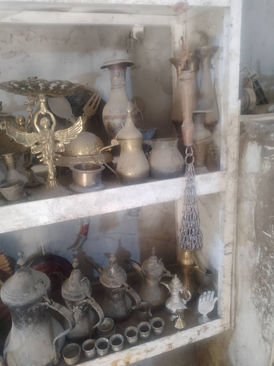 السلام عليكم ورحمة الله وبركاته يتوفر لدينا انتيكات للبيع شلع
السعر ب 7000 دولار ***********
