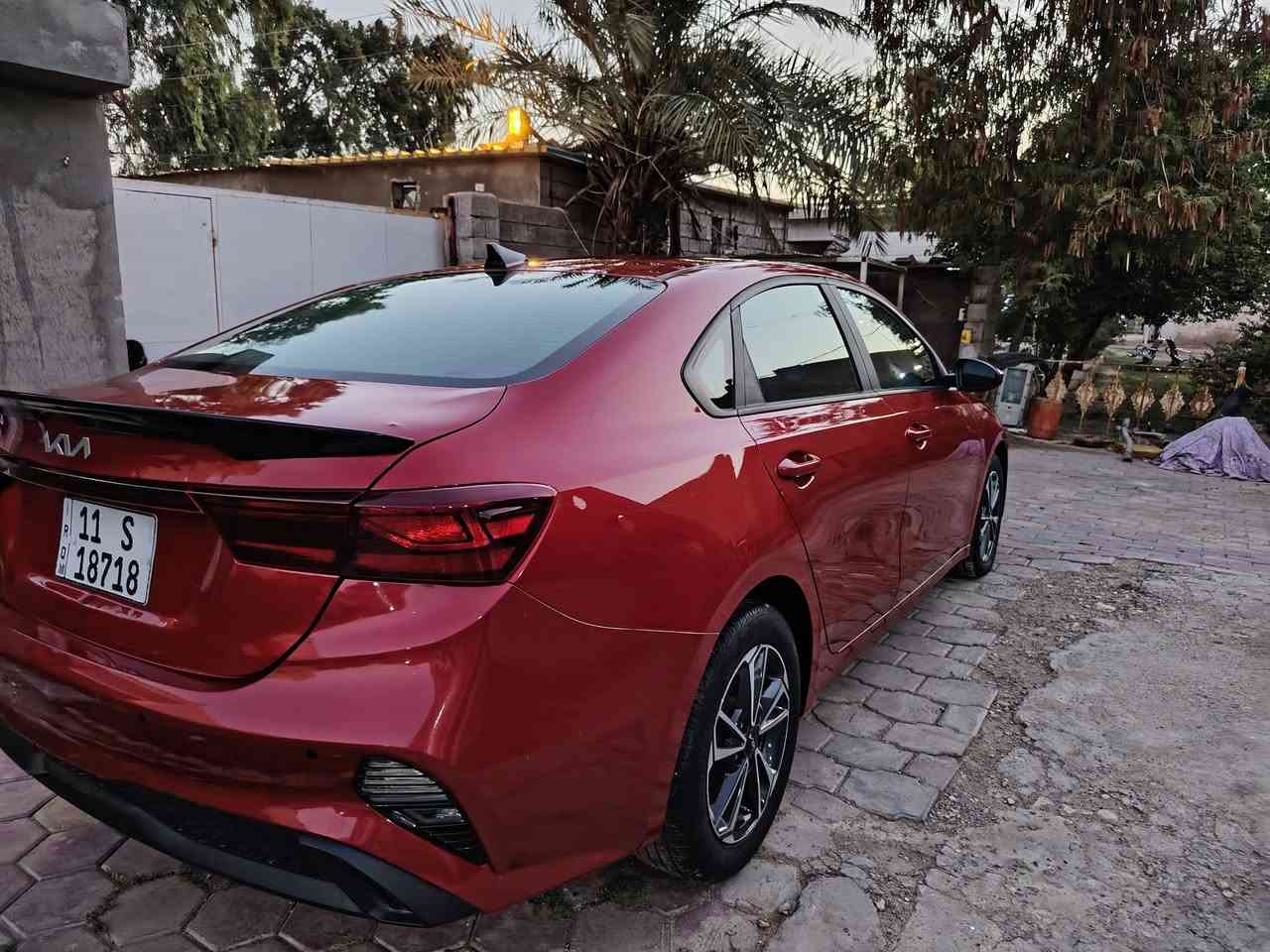 السلام عليكم من رخصه الادمن
للبيع كيا فورتي موديل 2024 رقم بغداد حره مواصفات عاديه السياره كفاله عامه من الصبغ والايرباكات السياره ماشيه 204000mi
حادثها قبق جنطه ومعدل عل البارد 
مكان السياره محافظه واسط 
رقم الهاتف ***********
السعر 165
