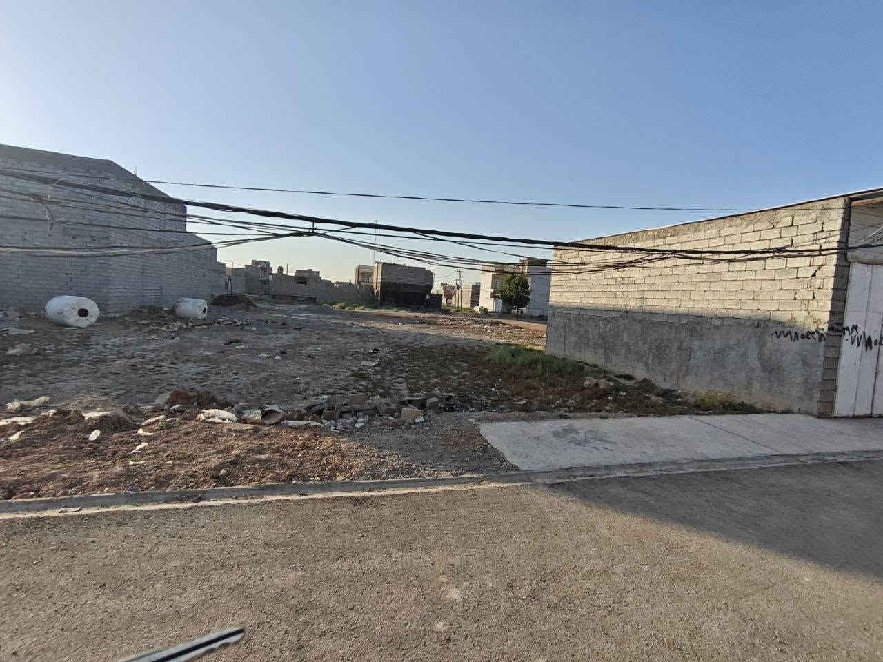 قطعة ارض للبيع
 مساحتها ١٥٠ متر جاهزة للبناء من خدمات ماء ومجاري وكهرباء تبليط شارع قريبة على الشارع الرئيسي الحولي 
للاستفسار اتصل على الرقم ***********
