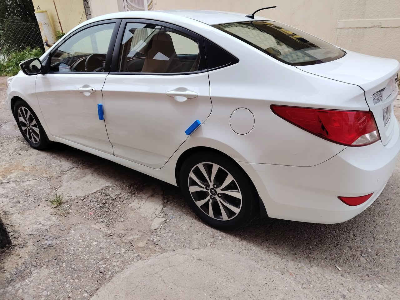 اكسنت خليجي 1600 دوش سونارها واضح باسمي تحويل ثاني يوم سعرها 105 وبيها مجال بسيط ماشيه 137 كم وموجود عل الخاص وهذا رقمي ***********
