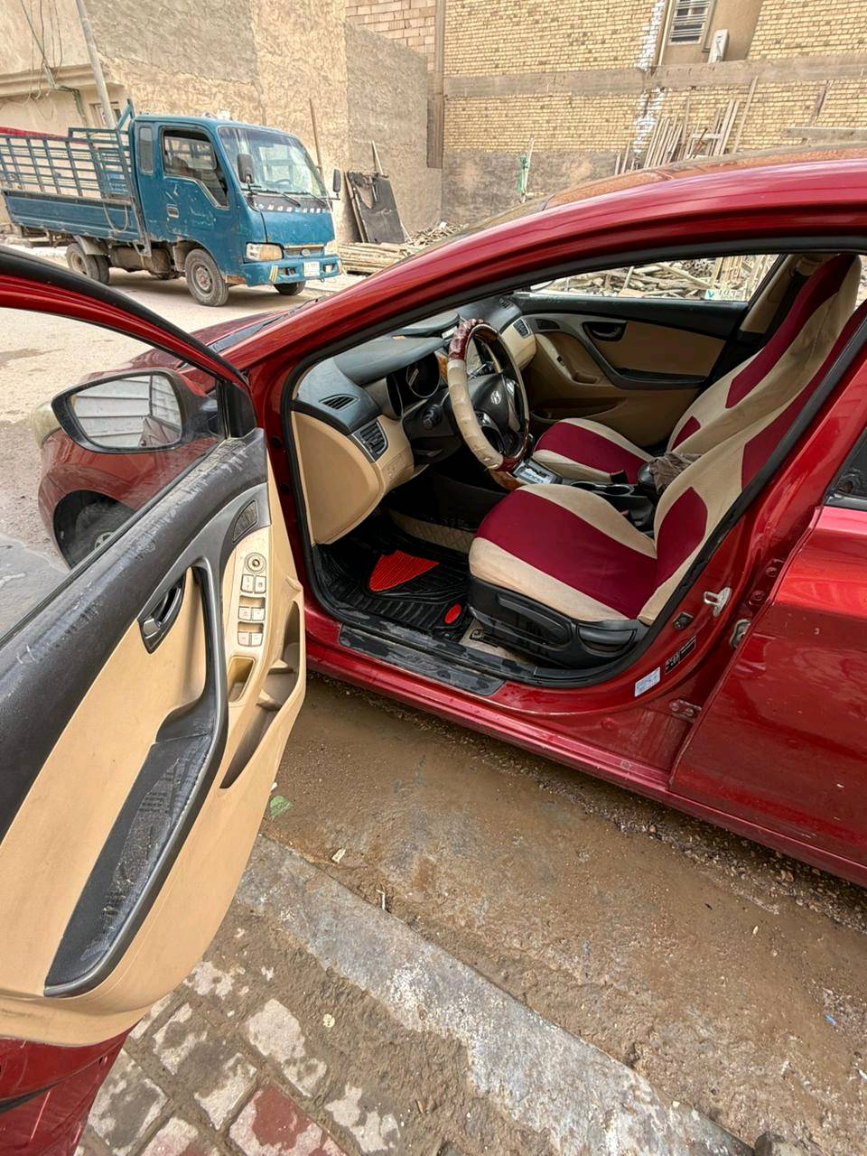 سلام عليكم عيني سياره للبيع النترا هونداي موديل 2013مكفوله بس قبق جنطه وداخل يخبل امانت الله خوش سياره نضيفه اربعه سلندر بسعر 112ورقع وبيها مجال للشرايه عنوان كربلاء ملحق فارس قرب محطت باب كفيل 
ملاحضه: رقم يجي وياها 
