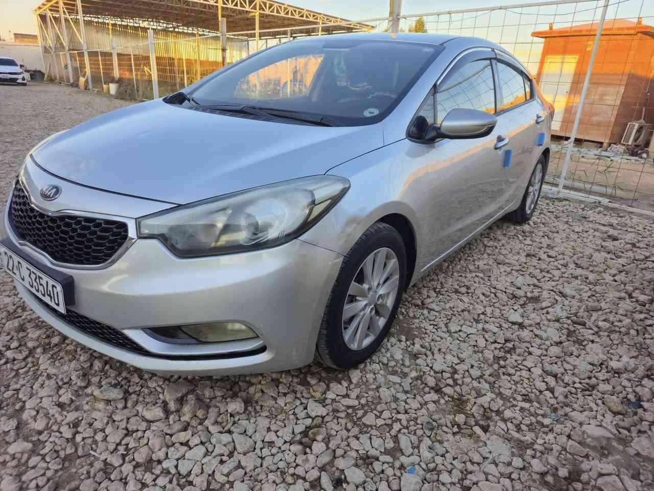 سلام عليكم سيراتو موديل 13شكل 14سياره كفاله عامه مكينه كير حدادي باتري دوشمه تخم تاير جديد بيه بس هاي الي بل بنيد كدام عينك  سنويه جديد تحويل او وكاله بسم كردي سعره 113او بيه مجال ***********مكان سياره ديوانية شاميه
