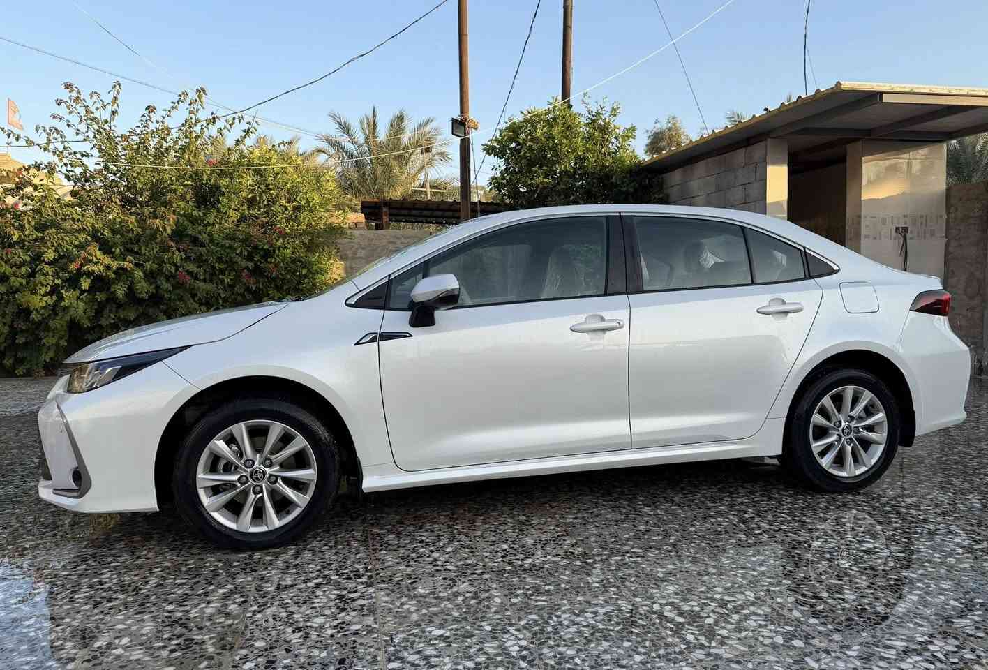 2024 ساز فتحه وبصمه 
مكفوله ماشيه 24 الف كيلو فقط بعدها بالضمان 
مكان السياره الكوت 
السعر 194 بيها مجال بسيط 
*********** 
*********** موجود واتساب
