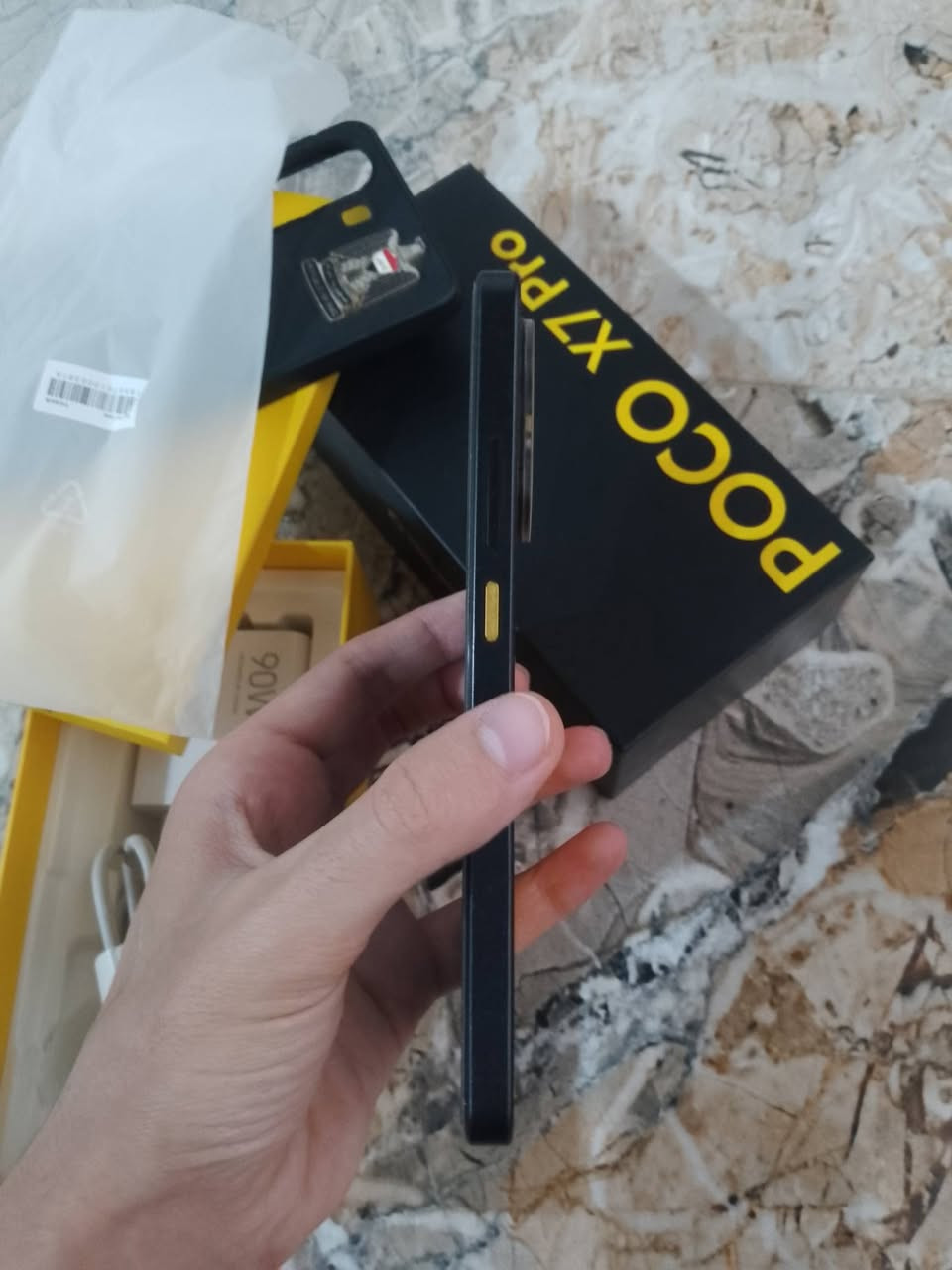 السلام عليكم يوجد مويايل POCO X7 PRO ذاكره 528  رام 12+6 ما مفتوح فقط بي الجامه مال الكامره مكسور وما مئثر عل جوده مال الصور ملحقاته ويا مستخدم شي قليل سعره 380 قفل قفل قفل مو تجي تگلي نهايته شگد و هاذا رقمي ***********
