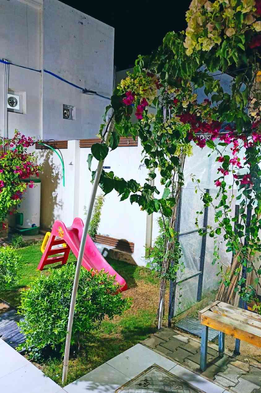 دار 100 متر  الواجه 4.5  النزال 22.5
#طابو_زراعي_سند_25 
#عنوان البيت /شارع الصب  عمود 327 مقابيل مياه العتبه اسم شارع 15   وعرض الشارع 10 الخط الاول
                    ________________
@مواصفات البناء؟ 
#بناء درجه اولى الاساس صب شريطي 40×60 والحمامات والمنور  رفت الشيش f. f  والصب شركه البصيصي
#السقف صب كونكريت 350 شركه البصيصي كذالك الحديد f. f  وجسور مخفيه 2
#بيتونه عكاده وصب كونكريت حصيره
#بناء طابوك وارتفاع البناء صافي  3.2م
#تسيس ماء ومجاري امل الشريف
#الكهربائيات سيمس تركي درجه اولى مع منظومه رافع القدره
#عمل منظومه تاسيس السبالت نظام التقطير 
#لبخ ثلاثه مراحل (سمنت_جص _بورك) 
#تصفير الارضيه والجدران وتطبيك الارضيه والجدران بماده كلو
#سيراميك ارضي والجداري كله اسباني 
#عمل الحداديه درجه اولى مع زجاج عازل حراره مظلل
 #طلاء السطح بمادة عازله روف كوت 
                    ________________
@تفاصيل البيت :_
طارمه 4* 11
حديقه 3*8
مطبخ 1.8*3
صاله 4*7
حمام شرقي وغربي 1.8*1.6
غرفه 4*5
منور 1.1*1.6
بيتونه 1.8*1.6
                    ________________
 السعر 47 وبي مجال 
للستفسار الواساب ***********
