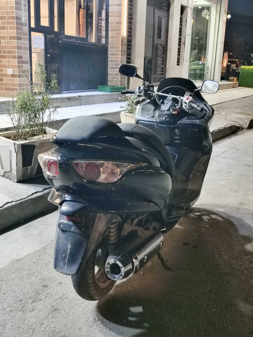 سلام عليكم للبيع 0,8 الكير ملغي غراضه موجوده إلي يريدهم + مكينه لا تبخر والا تنقص كفاله المكينه ودهن كله امزويل كلجات جدد تفصيخ قايش كتان أبو 40 ألف بدلته قبل 10 ايام كهربائيات كلها شغاله الضفيره ع وضع البلاد تايرات الأمامي جديد والخلفي نص عمر الدراجه اكفكياها من الطول لطول بس يحتاجلها غسله وتاخذها بدون متصرف عليها ولا  ربع وكشرتها جديده + دهن امزويل هديه للشراي لأن شسوي بي
مكاني بابل محاويل ***********
السعبي950 وبيها مجال
