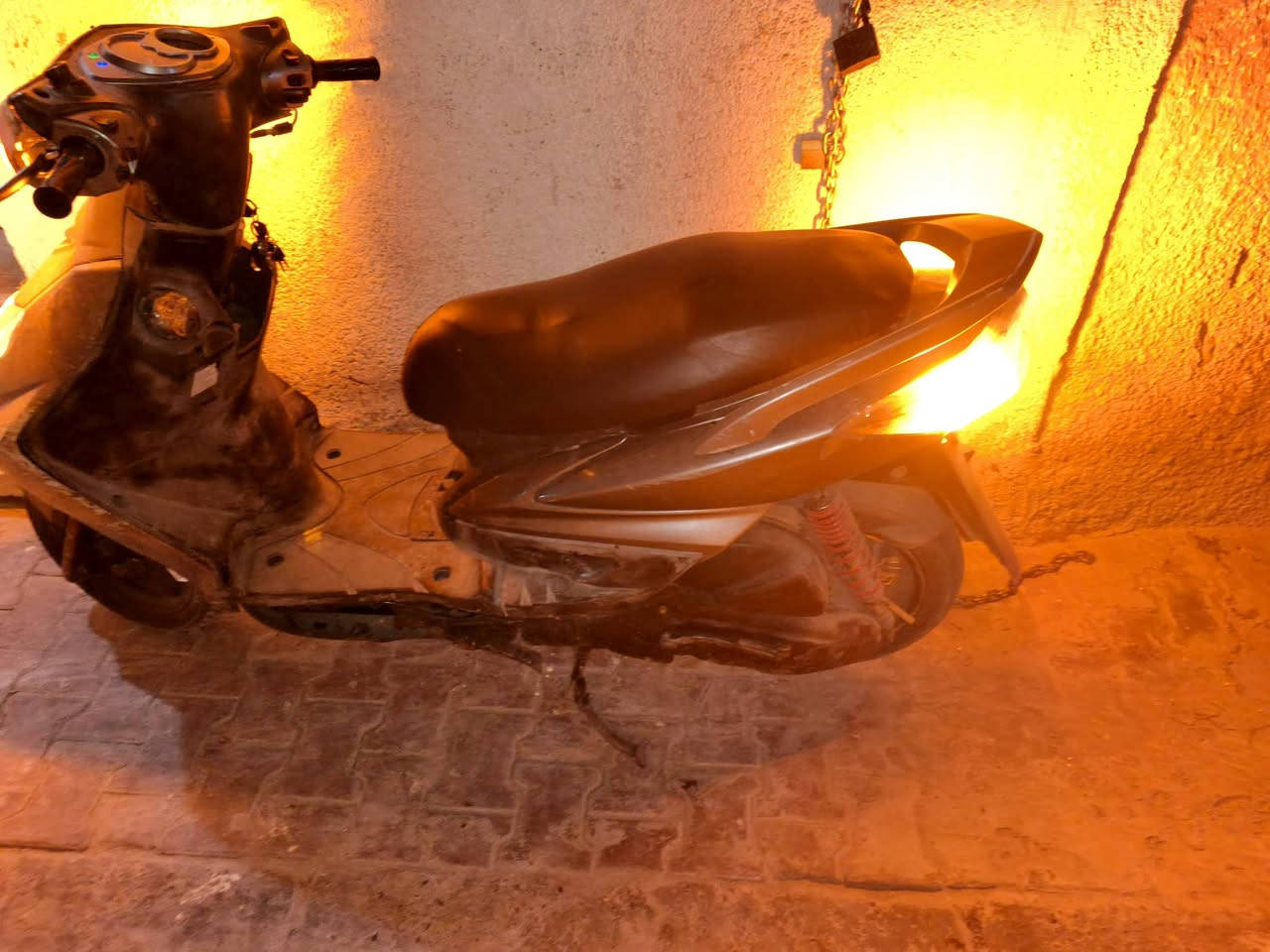 اسلام عليكم
دراجة سنكس فحل 

للبيع دراجة كاملة مكملة تجي تشغل وتروح لا بيها نقص ولا بيها شي دراجة كلها ختم واحد كلبها وشوف  

للاستسفار  الاتصال ع الرقم *********** بي واتساب ايضاً
