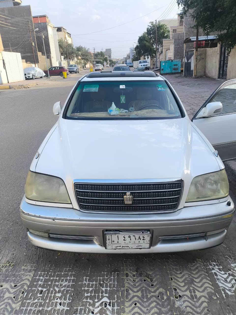 سلام عليكم سيارة ملكة (جنون)موديل 2000 مكفولة اصوليات وكير ومكينة بيها صبغ قمارة والسيارة بيها سستم كامل رقمها بابل بأسمي سنوية منتهية مكان السيارة البصرة ابو الخصيب السعر 115 وبيها مجال
رقم التلفون ‭0783 213 6200‬ الزبير, البصرة
