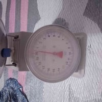 عندي ميزان للبيع لي يريده  يتواصل ويانا جديد 07875200867