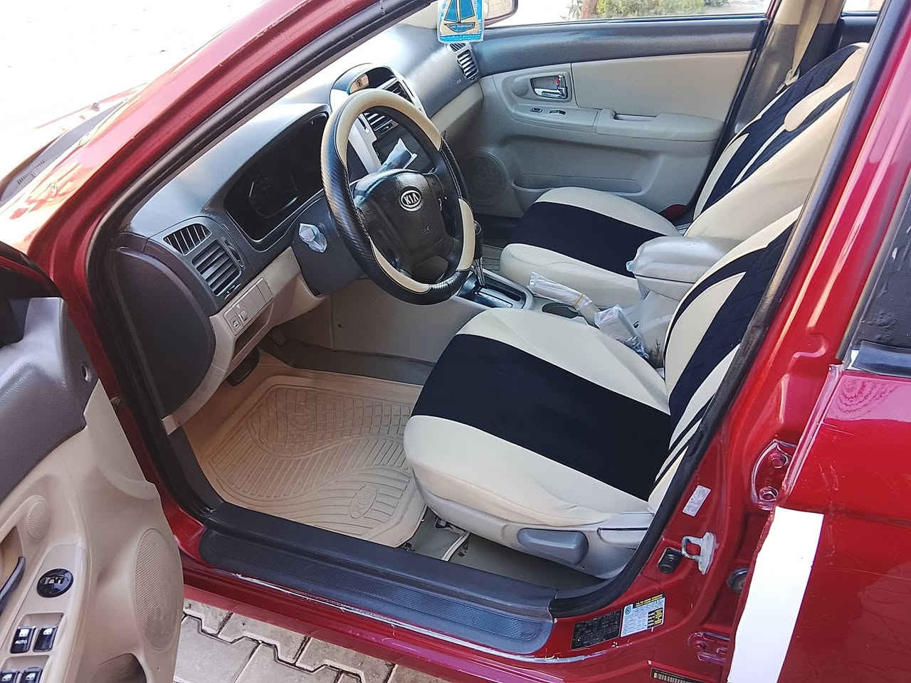 للبيع كيا سبكترا موديل 2009 رقم ديالى دولي سنوية بسمي وارد امريكا محرك 2000 كير  وتبريد وصدر وتخم تأير كله مكفول بيها ضرر جاملغ امامي مصلح نفسه وبيها مكانات كلير سعر 83 بيه مجال رقم الهاتف *********** العنوان ديالى بعقوبة التحرير
