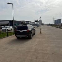 جمسي اكاديا 23 ماشيه ١٩ ميل تقريبن ٣٠ كيلو متر حادث باب السائق صبغ تقر...