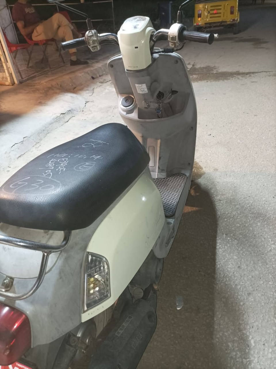 بوليس🛵 2008 صار 9 ايام من مطلعها
كفاله عامه لون حليبي🥛 داخل فيلي 🐘
 السعر مليون و500 💸 وبيها مجال حك جيتك
 مكاني بابل. #الاسكندريه

📞 ***********
