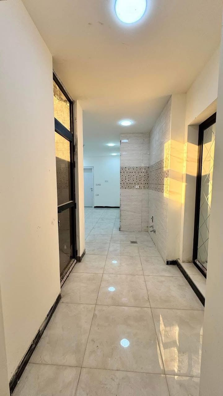 دار للبيع مساحه ١٠٢ في صدامية
الكرخ

(٣ طوابق) يحتوي علي ٥ غرف نوم + ٣ حمام + مغزن واحد + هول عدد ٣ في كل طابق واحد +مطبخ عدد ٢ بالكون عدد ٢ واجه الدار ما يقارب ٧م عنوان الكرخ  مجاور جسر باب المعظم ( مدينة الطب )٣٩٠ وبي مجال للشراي 

هاتف *********** باقي التفاصيل واتساب متواجد رسائل
